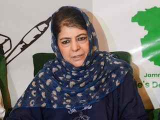 'सब कुछ BJP के हिसाब से करते', जम्मू-कश्मीर में मतगणना की तारीख बदले जाने पर महबूबा मुफ्ती का ECI पर निशाना