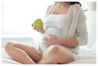 प्रेग्नेंट महिलाओं को भूलकर भी नहीं करना चाहिए इन चीजों का सेवन, बढ़ सकता है खतरा