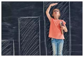 क्या रुक जाने के बाद बढ़ाई जा सकती है? डॉक्टर से जानें किस उम्र तक बढ़ती है हाइट