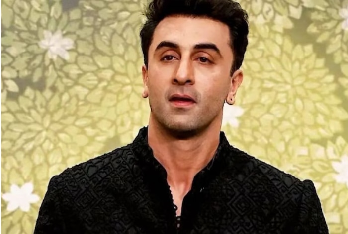 Dhoom 4: Ranbir replaces Abhishek Bachchan in Aditya Chopra's action thriller? Know here