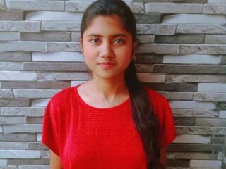 Meet topper girl who sold mother's jewellery to buy books, cleared NEET without coaching through ....