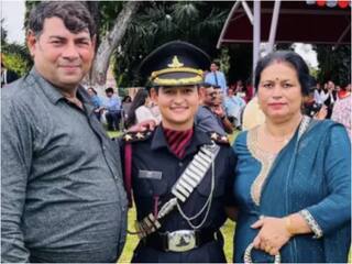 Success Story: किसान की बेटी ने किया कमाल, सेना में लेफ्टिनेंट बनकर लौटी तो गांव वालों ने किया धूमधाम से स्वागत