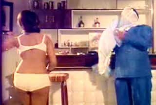 This actress debuted at 15, became highest-paid, linked to popular married co-star, left acting at the peak of career, got married to...