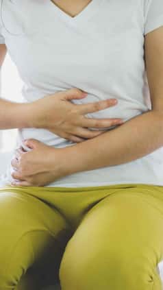 Colon Cancer होने पर शरीर में दिखते हैं ये 8 लक्षण, बरतें सावधानी