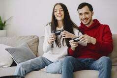 Can video games help relieve post-traumatic stress symptoms? Here's what we know