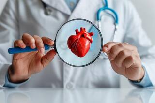 Early signs of heart diseases: Chest pain to leg swelling, 5 symptoms to watch out for