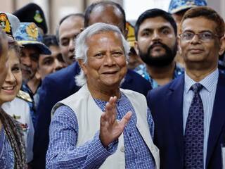 दुर्गा पूजा से पहले बांग्लादेश का बड़ा फैसला, भारत को खुश करने में जुटी यूनुस सरकार! इस चीज से हटाया बैन