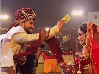 Dulha Dulhan Ka Video: दुल्हन का दुखी चेहरा देख ना सका दूल्हा, किया ऐसा काम वहीं खिलखिला उठी | देखें वीडियो