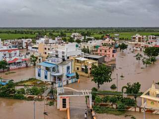 अभी नहीं मिलेगी राहत! तेलंगाना-आंध्र समेत इन राज्यों में आज भारी बारिश की संभावना- पढ़ें देश के मौसम का हाल