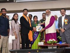 UPSC Success Story: मां ने बेटे की परवरिश के लिए बेची बीड़ी, यूपीएससी में 27वीं रैंक हासिल कर बना IAS