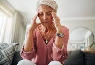 40 की उम्र के बाद भूलकर भी न करें ये 8 गलतियां, वरना बिगड़ सकती है सेहत