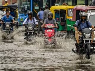 Weather Update: दिल्ली में आज होगी तेज बारिश, मुंबई में भी IMD ने जारी किया रेड अलर्ट- बंद रहेंगे स्कूल-कॉलेज