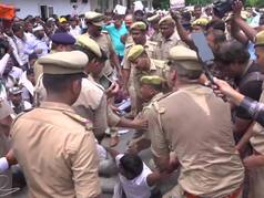UP 69000 शिक्षक भर्ती मामला: डिप्टी सीएम केशव प्रसाद मौर्य के घर का घेराव, पुलिस से झड़पें | VIDEOS