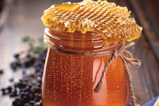 10 Surprising Health Benefits Of Raw Honey