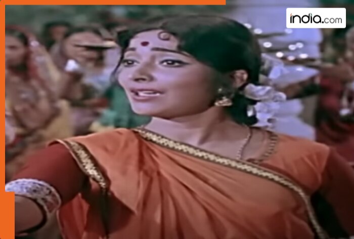 This film turned theatres into temples, prasad was distributed, people took off shoes, slippers outside cinema hall, it made 2000% profit