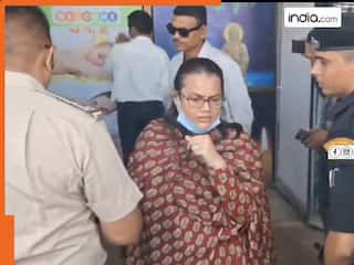 IAS टीना डाबी की मौजूदगी में चल रहा था सफाई अभियान; सामने दिखा स्पा सेंटर; अंदर का नजारा देख उड़ गए होश!