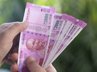 After Independence, photo of Mahatma Gandhi wasn't first choice for notes, currency notes had photo of...