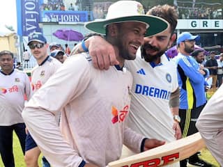 IND vs BAN: हत्या के आरोपी शाकिब अल हसन को विराट कोहली से मिला खास तोहफा- PHOTO