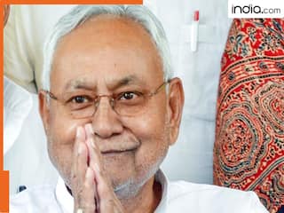 अधिकारियों के आगे हाथ जोड़कर बोले नीतीश- बिहार पुलिस में जल्द कराएं 2 लाख नियुक्ति