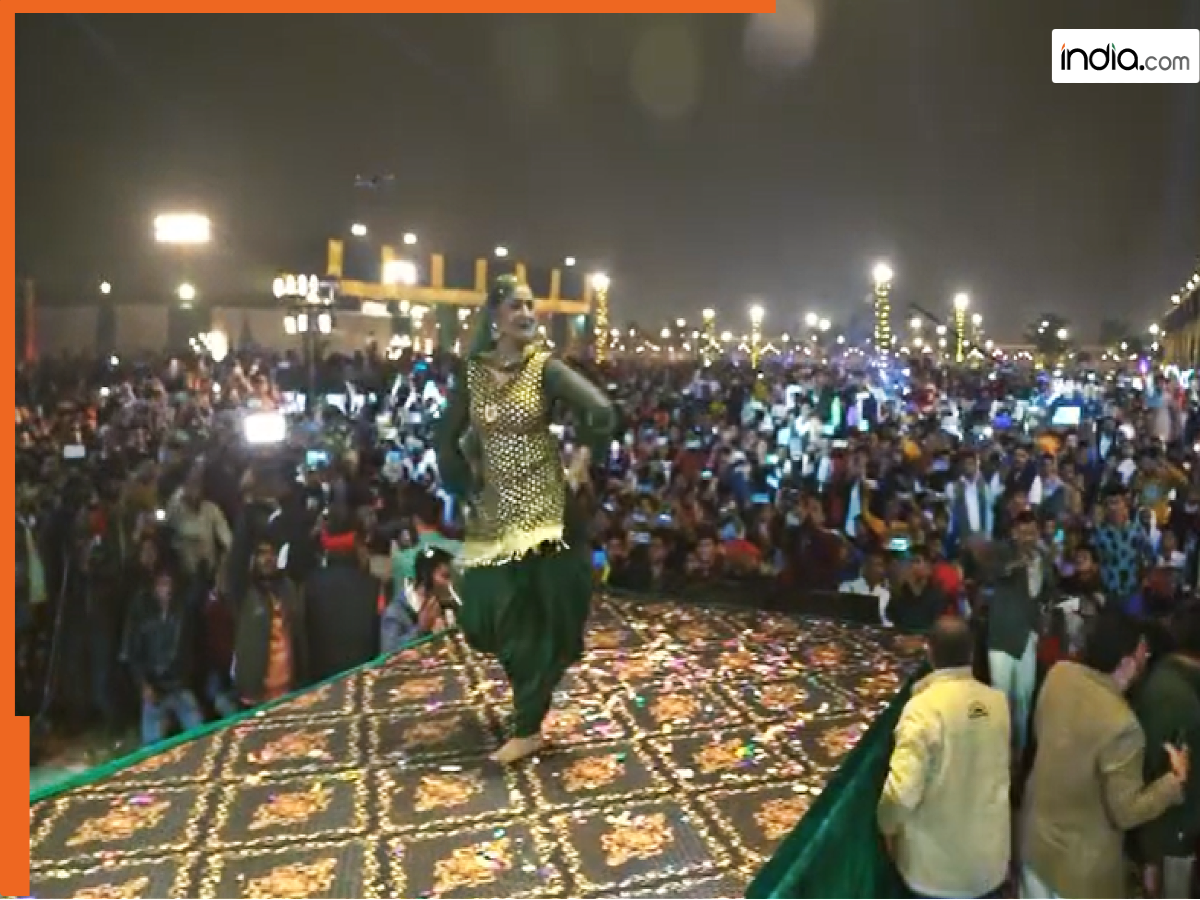 Sapna Choudhary Dance Video: स्टेज पर सपना चौधरी ने कर दिखाया गजब का डांस, इस स्टेप पर तो पागल हो गई भीड़ | देखें वीडियो