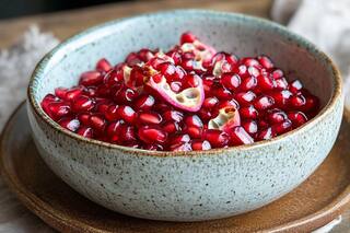 10 Incredible Health Benefits Of Pomegranate Seeds