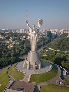 10 tallest statues in the world
