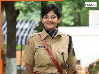 Success Story: खेतों में मजदूरी की, पिता की मौत के बाद तंगहाली में बीता बचपन, IPS बनकर रचा इतिहास