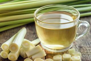 10 Surprising Health Benefits Of Lemongrass Tea This Winter