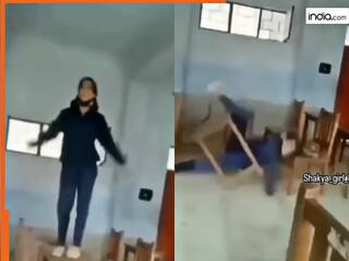 Ladki Ka Video: क्लास में ही डांस रील बनाने लगी लड़की, तभी जो हुआ हंसी का पात्र बन गई | देखें वीडियो