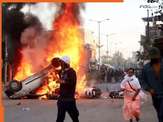 सरकारी स्कूल बंद, इंटरनेट बैन, चारों तरफ आगजनी... मणिपुर में नहीं रुक रही हिंसा| पढ़ें अब तक का हर अपडेट