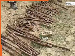 Viral Video: यूपी के इस गांव में खुदाई के दौरान मिलीं कई पुरानी तलवारें, देखकर चौंक गया किसान | देखें वीडियो