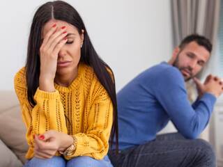 बेटी की सुंदरता देख पत्नी पर शक करने लगा शख्स, DNA टेस्ट से खुला ऐसा राज, किसी को नहीं होगा यकीन