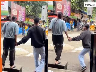 Premi Premika Ka Video: एकाएक अजीब हरकत करने लगा प्रेमी, देखते ही हाथ छुड़ाकर भागी प्रेमिका | देखें वीडियो