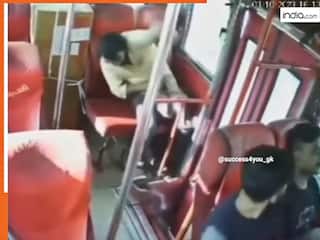 Viral Video Today: चलती गाड़ी में हाथ निकालने की गलती कर बैठा यात्री, जो हुआ आंखें फटी रह जाएंगी आज | देखें वीडियो