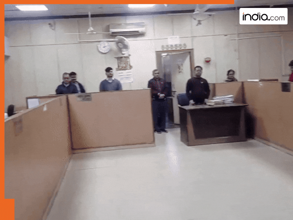 दफ्तर में बुजुर्ग को कराया इंतजार तो CEO ने दिला दी स्कूल की याद! मिली 20 मिनट खड़े होने की सजा- Viral हो रहा VIDEO