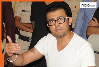 Sonu Nigam lashes out at politicians, asks them not to attend his show if they..., watch viral video