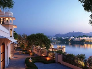 इस जगह पर झीलों की ठंडक और महलों की शान करती है हर दिल को रोमांचित