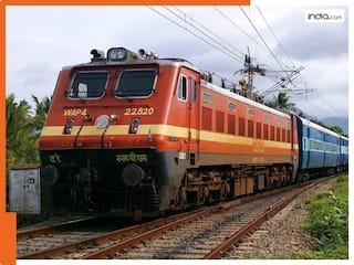 अमृतसर-मुंबई ट्रेन को मिली बम से उड़ाने की धमकी, जांच में मिला पटाखा