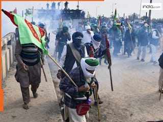 किसानों का दिल्ली कूच, पंजाब-हरियाणा बॉर्डर पर पुलिस के साथ झड़प, दागे आंसू गैस के गोले