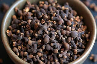 10 Incredible Ways Cloves Boost Your Health During Winter