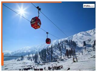 क्रिसमस पर देखनी है बर्फ तो जाइये कश्मीर, जम गईं झीलें और झरने; गुलमर्ग में टूरिस्टों की भीड़