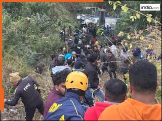 भीमताल सड़क हादसा: खाई में गिरी अल्मोड़ा से हल्द्वानी जाने वाली बस, 3 की मौत- दर्जन से ज्यादा लोग घायल