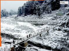 Weather News: बारिश के बाद दिल्ली-NCR में बदला मौसम, पहाड़ों पर बर्फबारी ने बढ़ाई ठंड, AQI गंभीर श्रेणी में- जानें ताजा अपडेट