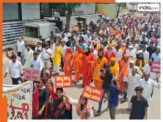 बांग्लादेश में हिंदुओं पर हो रहे अत्याचार के खिलाफ देशभर के सनातनी एक मंच पर, बड़ी संख्या में जुटे साधु-संत