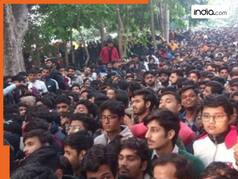विराट कोहली के लिए अरुण जेटली स्टेडियम में उमड़ा फैन्स का सैलाब, स्टेडियम में एंट्री के लिए 2 किलोमीटर लंबी-लंबी कतारें