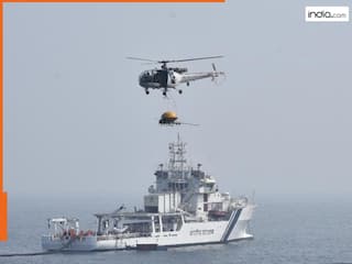 Helicopter Crash: पोरबंदर एयपोर्ट पर कोस्टगार्ड का एडवांस हेलीकॉप्टर क्रैश, तीन लोगों की मौत