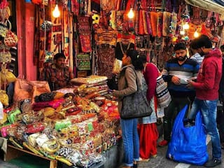 From Trendy Clothes To Local Crafts: 7 Best Shopping Streets And Bargain Markets In Delhi