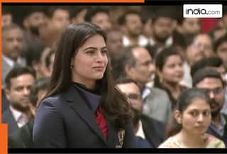Manu Bhaker 'stutters' hilariously before going to accept Major Dhyan Chand Khel Ratna from President Draupadi Murmu, watch  viral  video