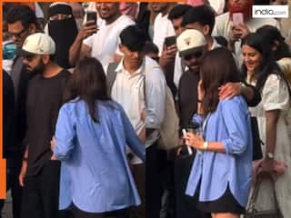 Viral Video: विराट-अनुष्का को अपने पास खड़ा देख महिला को नहीं हुआ यकीन, रिएक्शन हो रहा वायरल