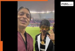 Watch: Shoaib Akhtar questions viral Dolly Chaiwala about the feeling when he use to dismiss Sachin Tendulkar, Dolly's  reply  will...